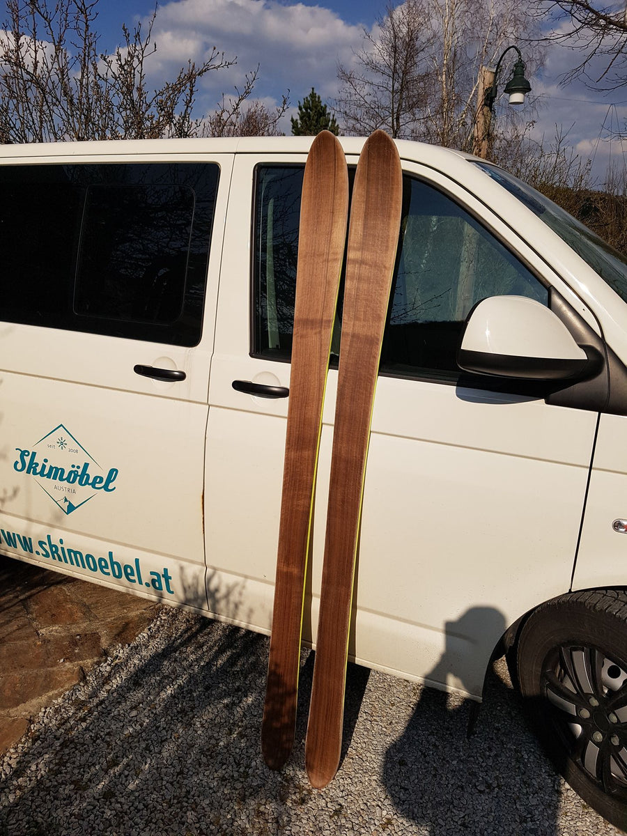 Nuss-Ski fertig lackiert