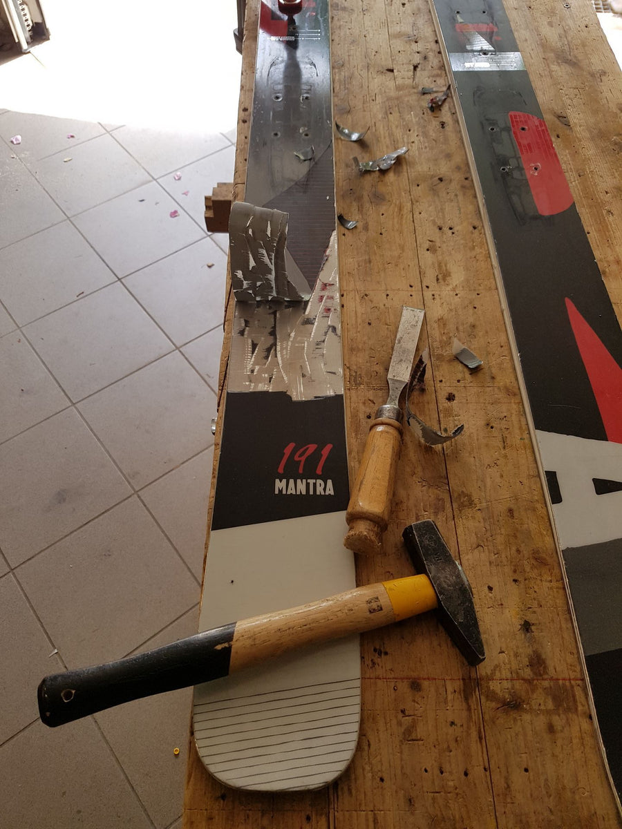 das alte Design wird hier u.a. mit dem Stemmeisen entfernt