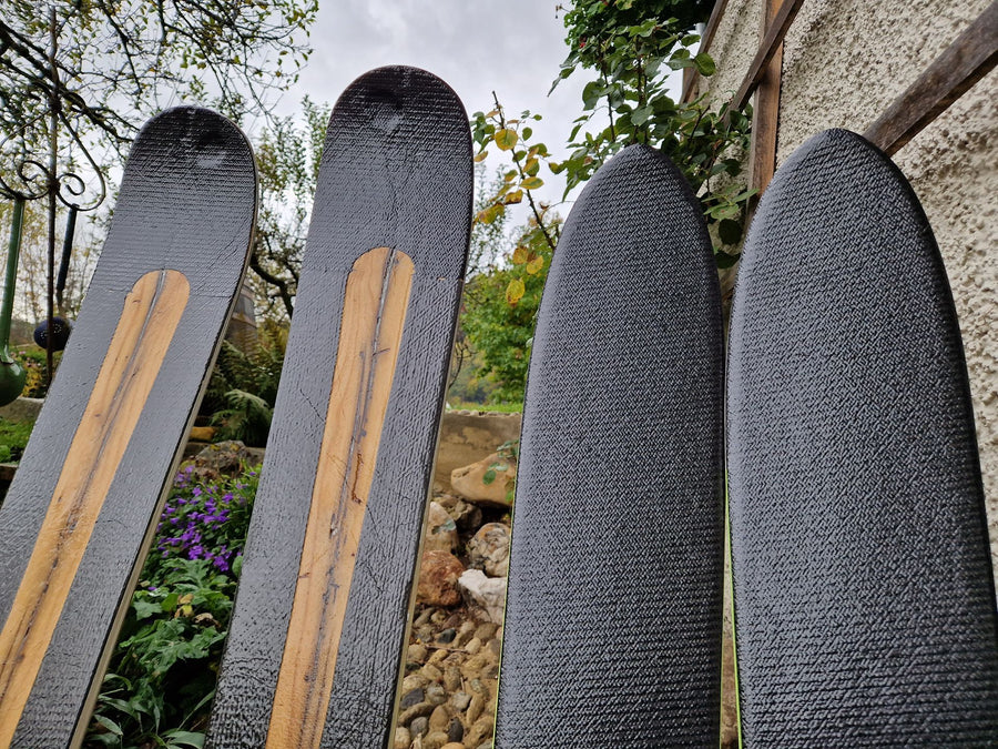 Ski mit Carbon optisch aufgewertet und verhärtet